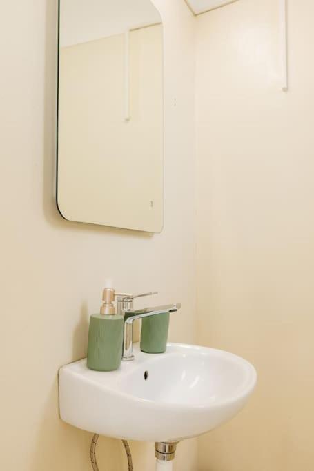 Appartamento Adorable Sunny With Private Balcony Ii *