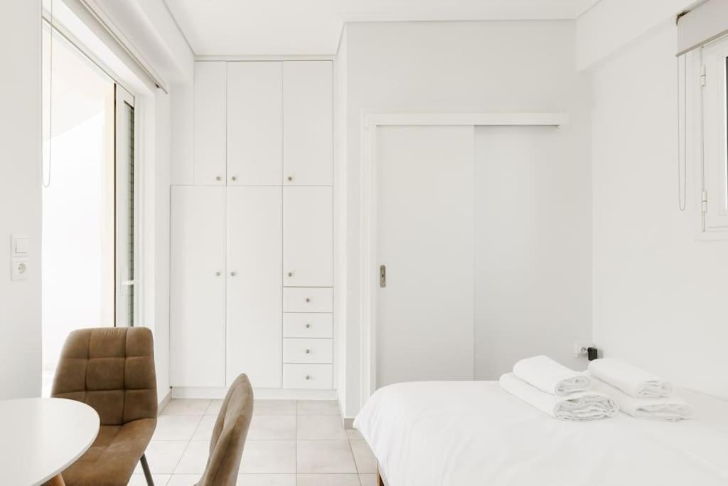 Adorable Sunny With Private Balcony Ii Appartement Athènes