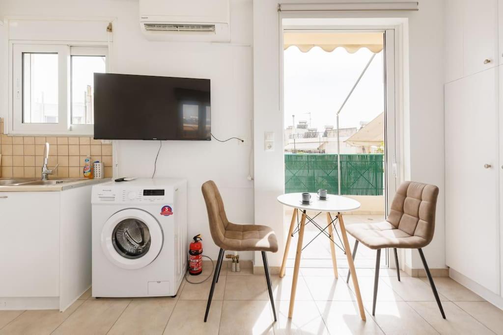 Adorable Sunny With Private Balcony Ii Appartement
